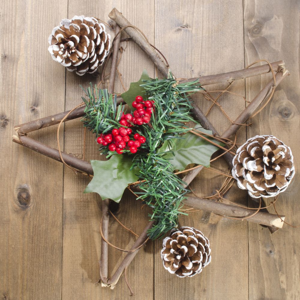 6 Simple DIY Christmas Decorations to Make Your Holidays Extra Festive